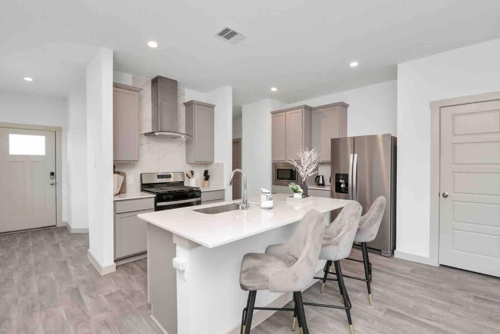 יוסטון 4Bedroom Escape - Near Med Center With Backyard מראה חיצוני תמונה